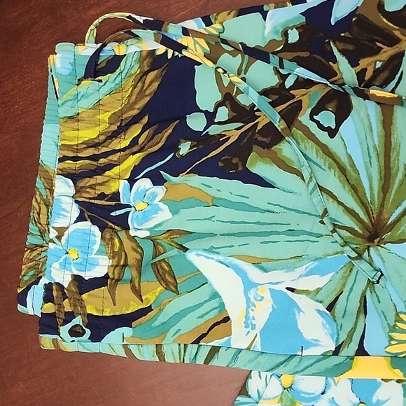 Talbots Petite Tropical Print pull on pants LP - Picture 2 of 8